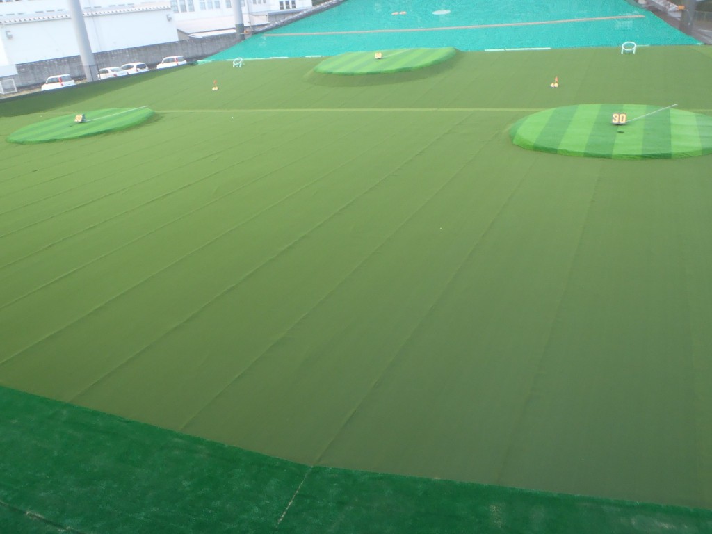 アメリカンゴルフプラザ美野島店様　場内人工芝張替工事