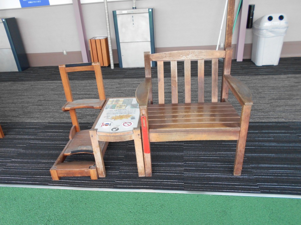 打席椅子、テーブル入替