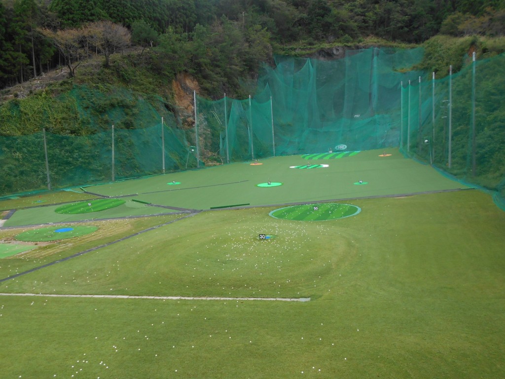 豊南ゴルフセンター様、人工芝張替工事