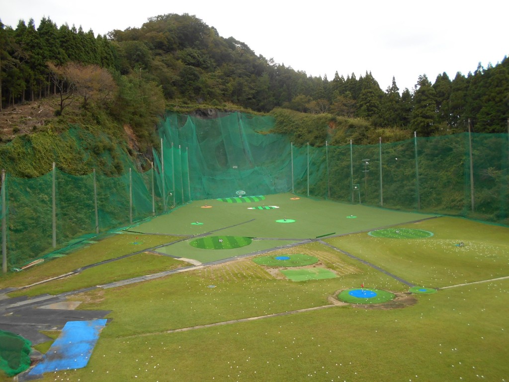 豊南ゴルフセンター様、人工芝張替工事