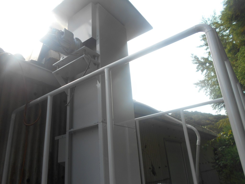 一ヶ岡ゴルフガーデン様、縦コンベア交換工事