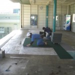 タイルカーペット張替及び半自動ティーアップ機設置工事