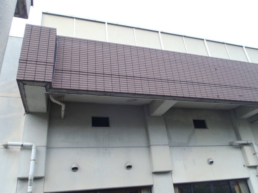 外壁落下防止ネット設置工事