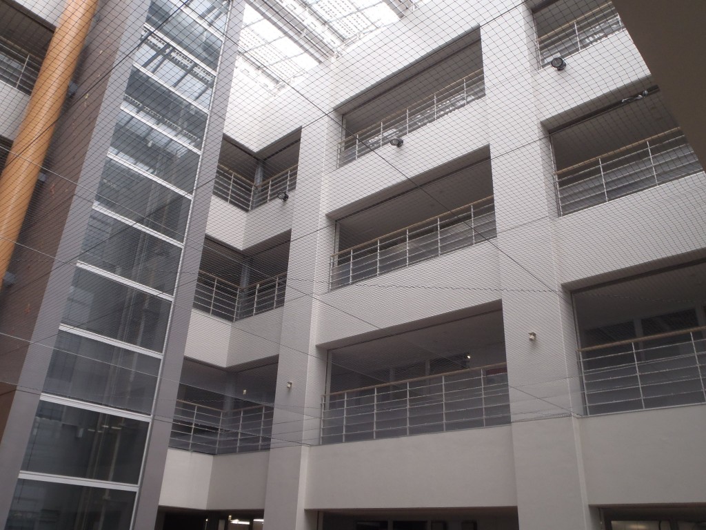 転落防止ネット設置工事