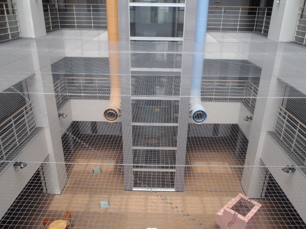 転落防止ネット設置工事