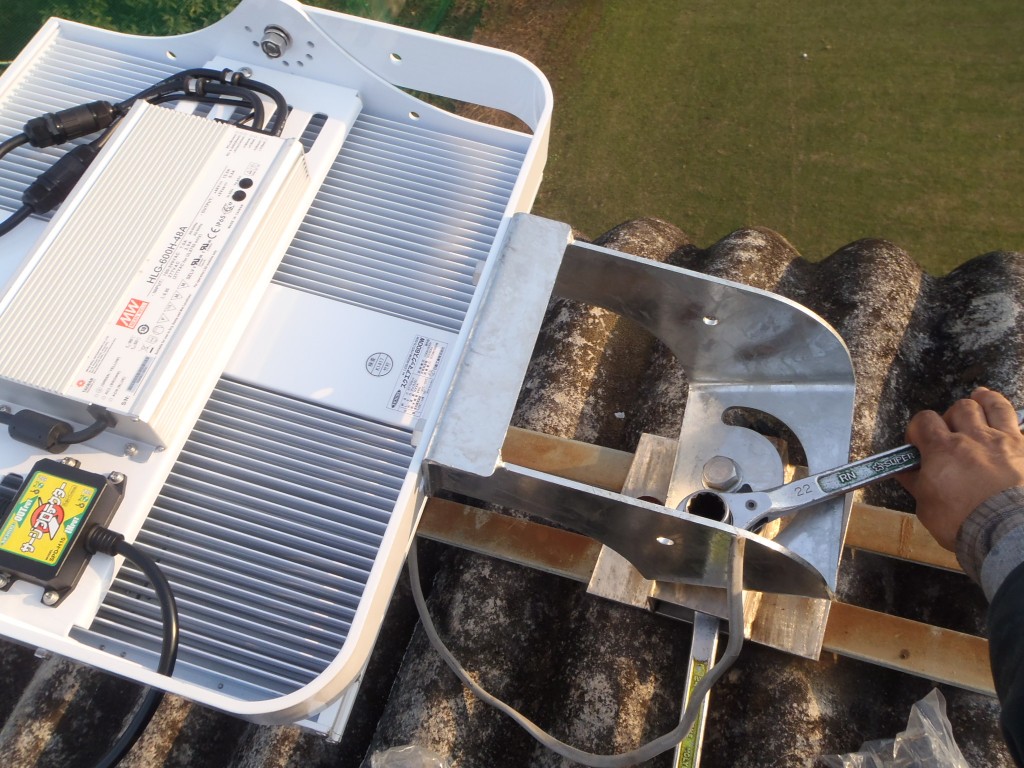 LED投光器 設置工事