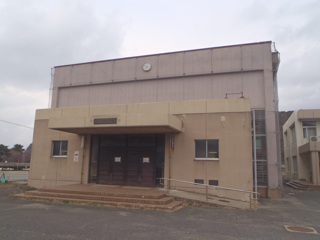 剥落防止ネット設置工事