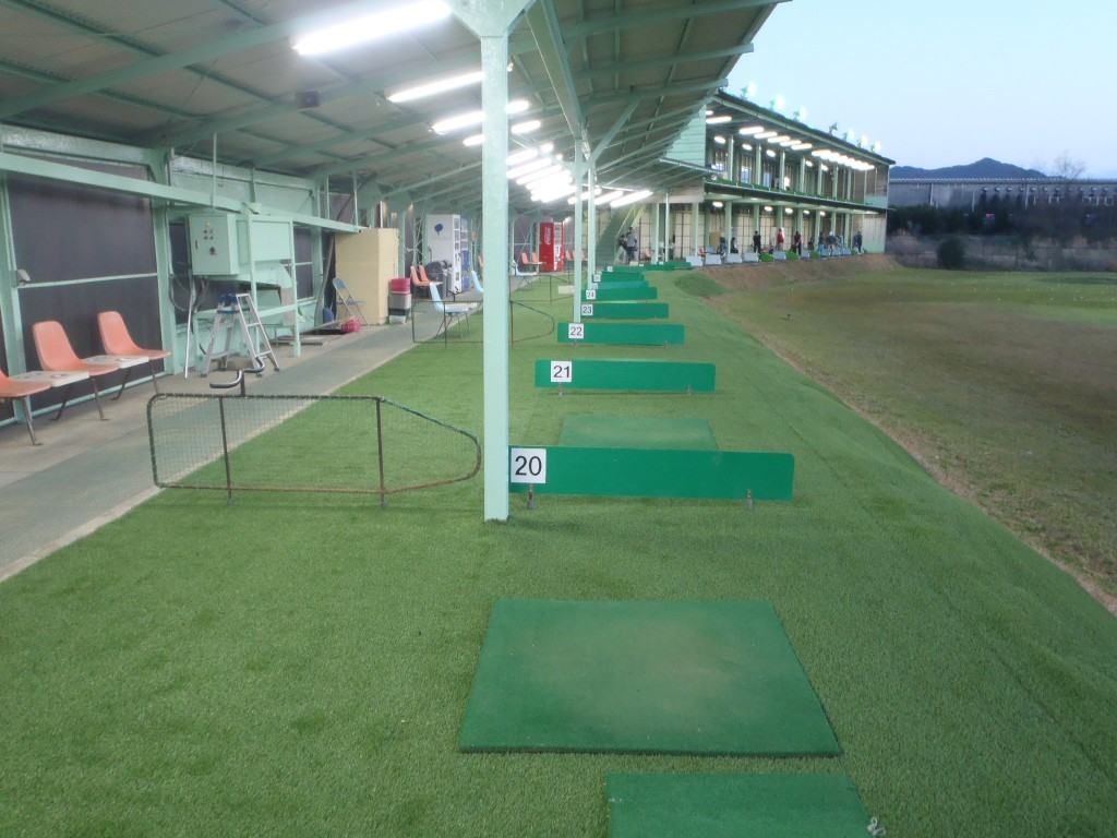 練習場打席人工芝設置工事