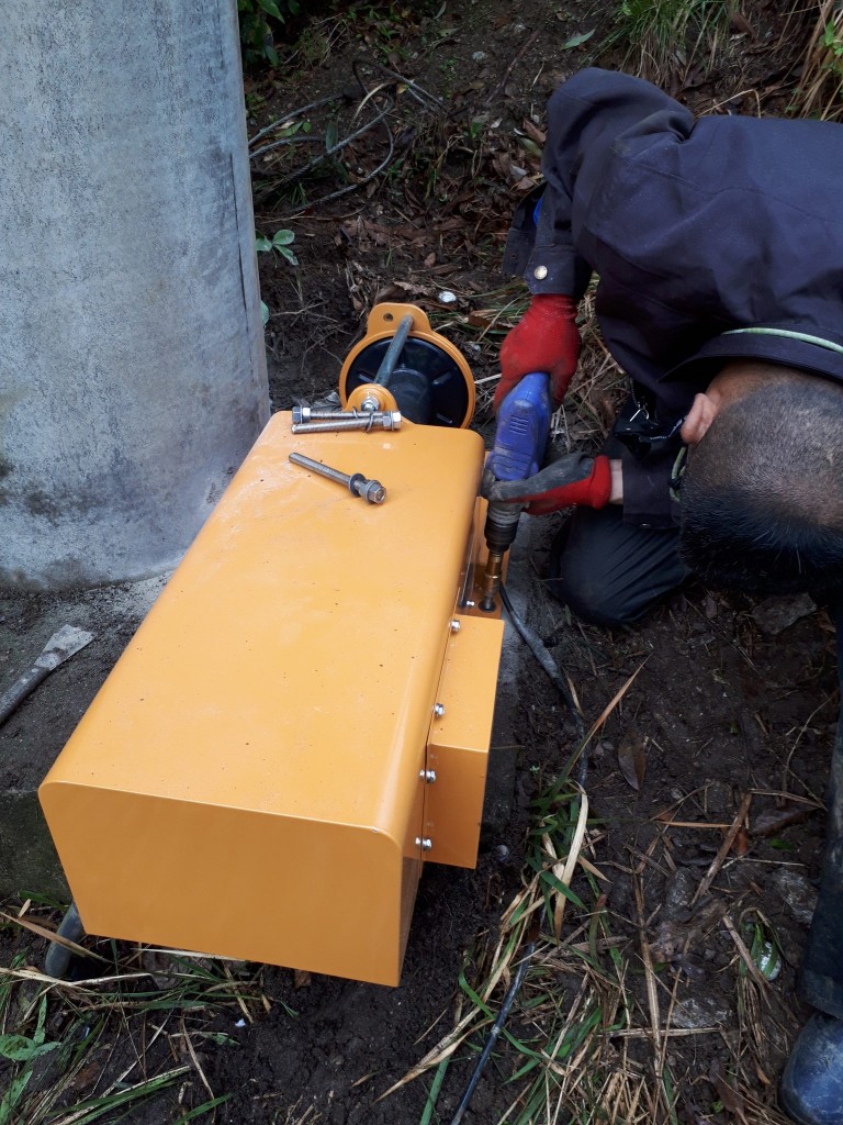 電動ウィンチ交換工事