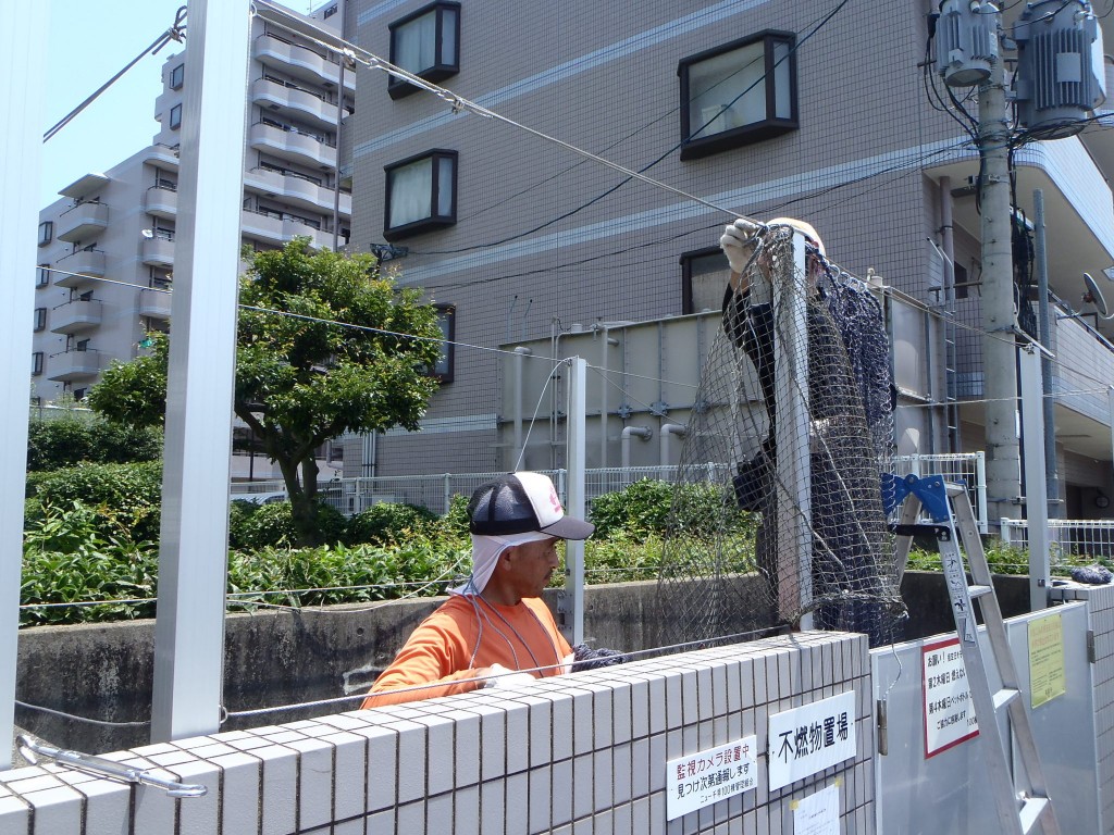 ゴミ置き場ネット張替工事