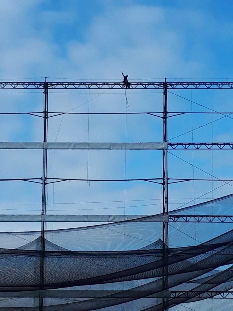 ネット膨れ防止ロープ復旧工事