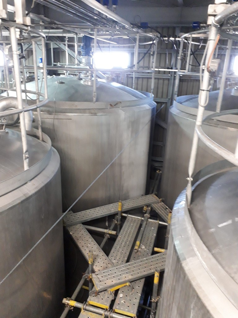 落下防止ネット設置工事