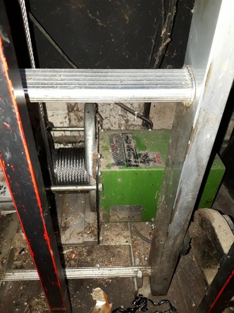 昇降ワイヤー交換工事