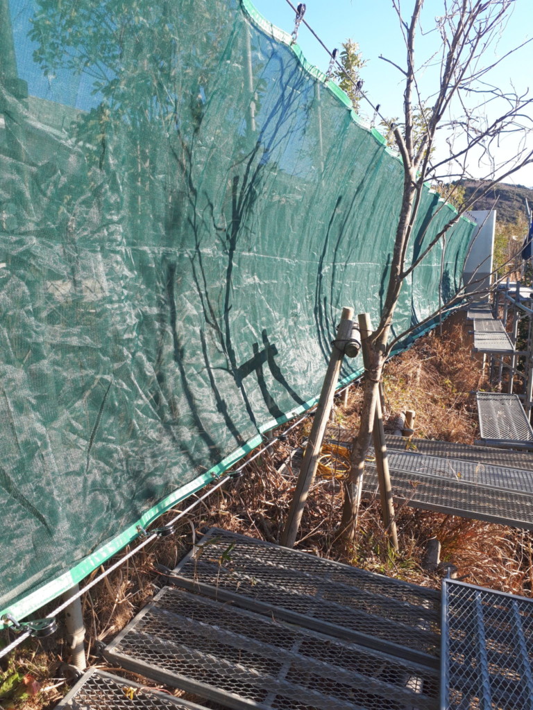 目隠しネット設置工事