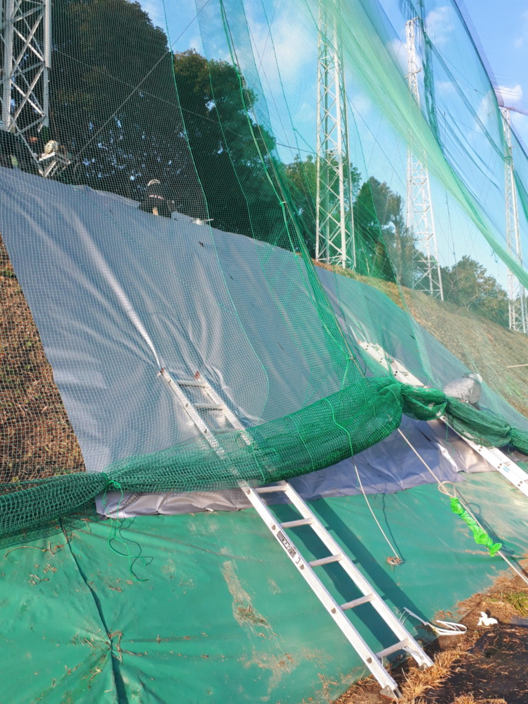 法面UVシート貼り工事