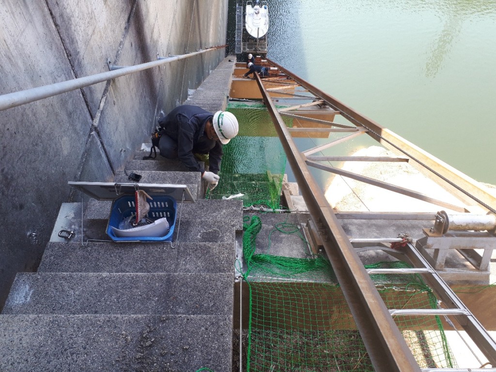 落下防止ネット設置工事