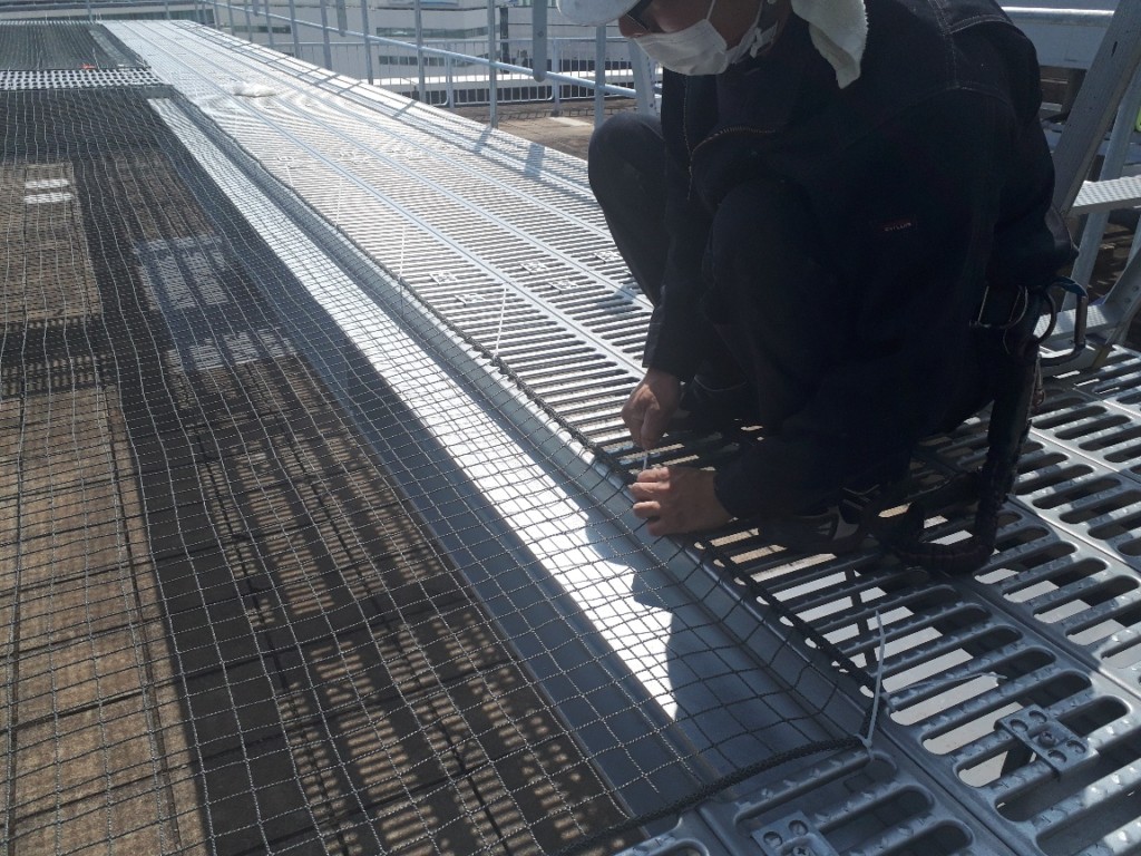 落下防止ネット設置工事