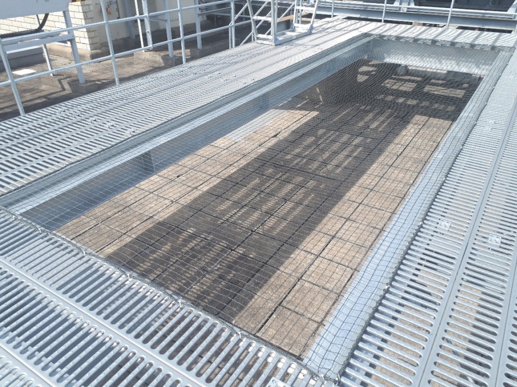 落下防止ネット設置工事