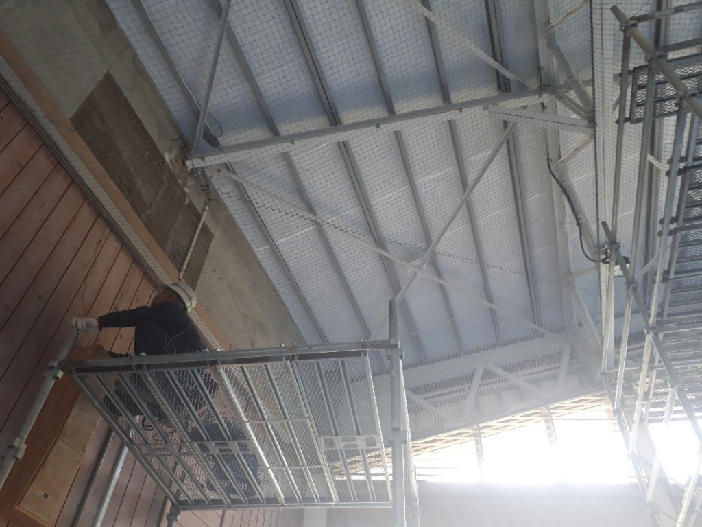 天井防球ネット設置工事