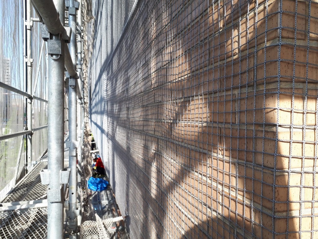 剥落防止ネット設置工事