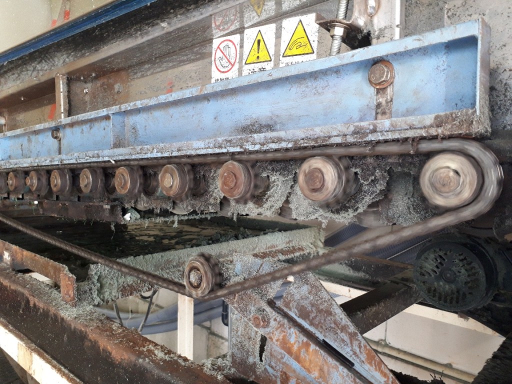 ボール洗浄機ブラシ交換工事