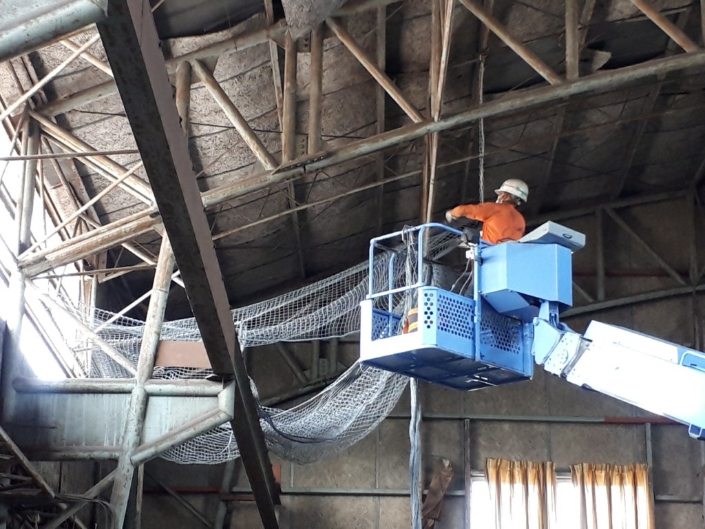 落下防止ネット設置工事