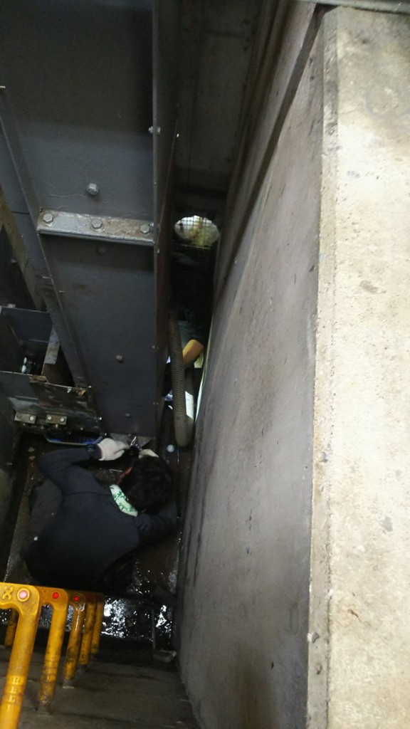 ボール送球用ゴムバケット交換工事