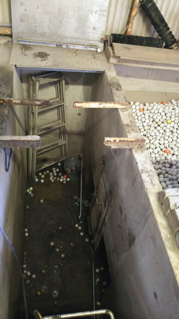 送球コンベア交換工事