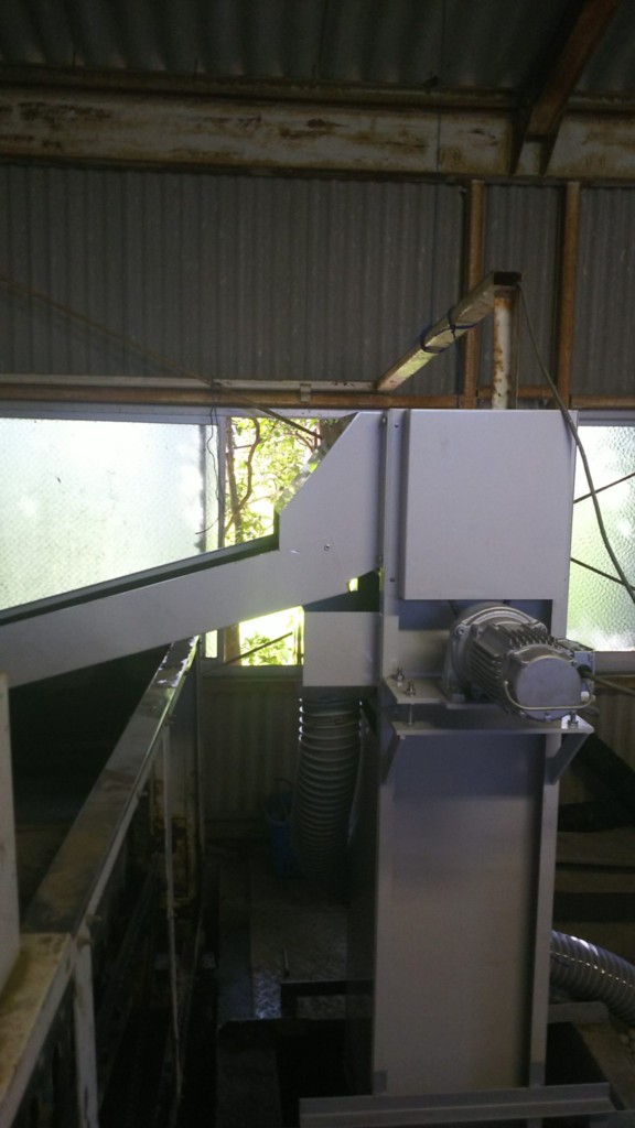 送球コンベア交換工事