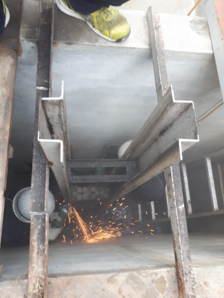 縦コンベア交換工事