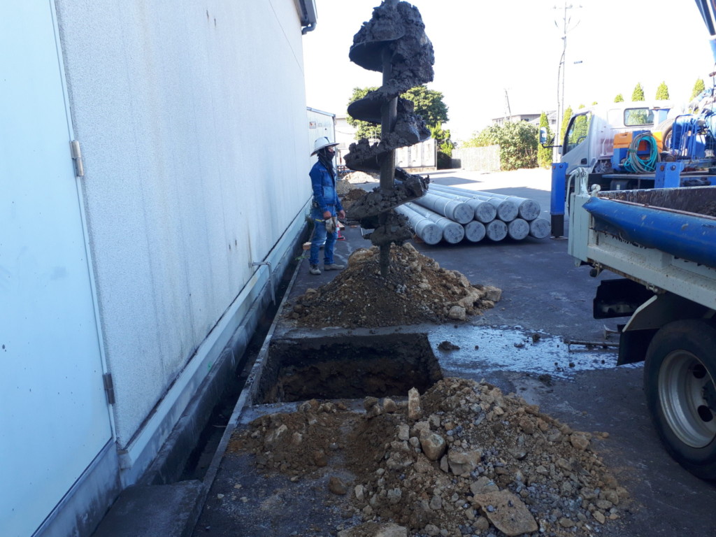 コンクリートポール設置工事