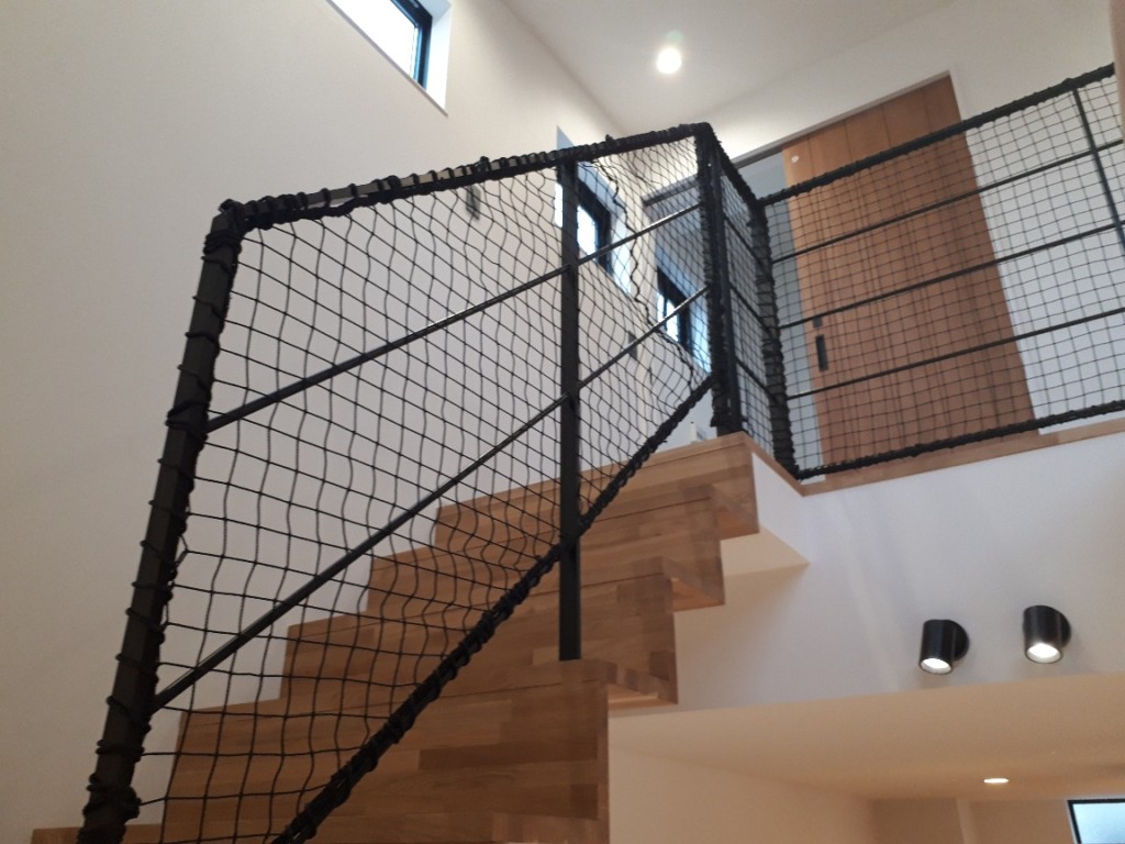 落下防止ネット設置工事