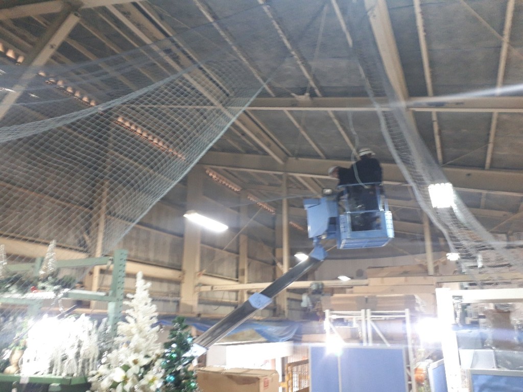 落下防止ネット設置工事