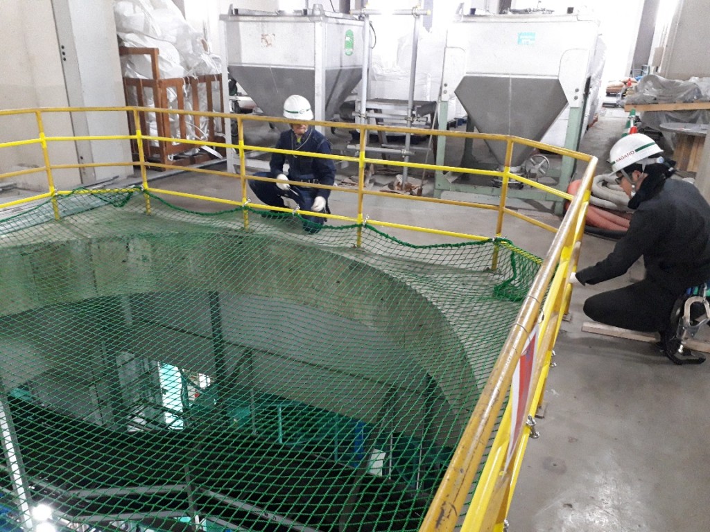 落下防止ネット設置工事