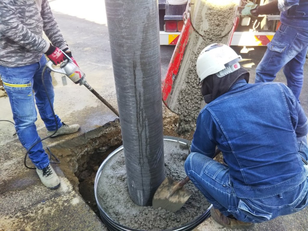 コンクリートポール設置工事