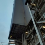 発電所内剥落防止垂直ネット設置工事