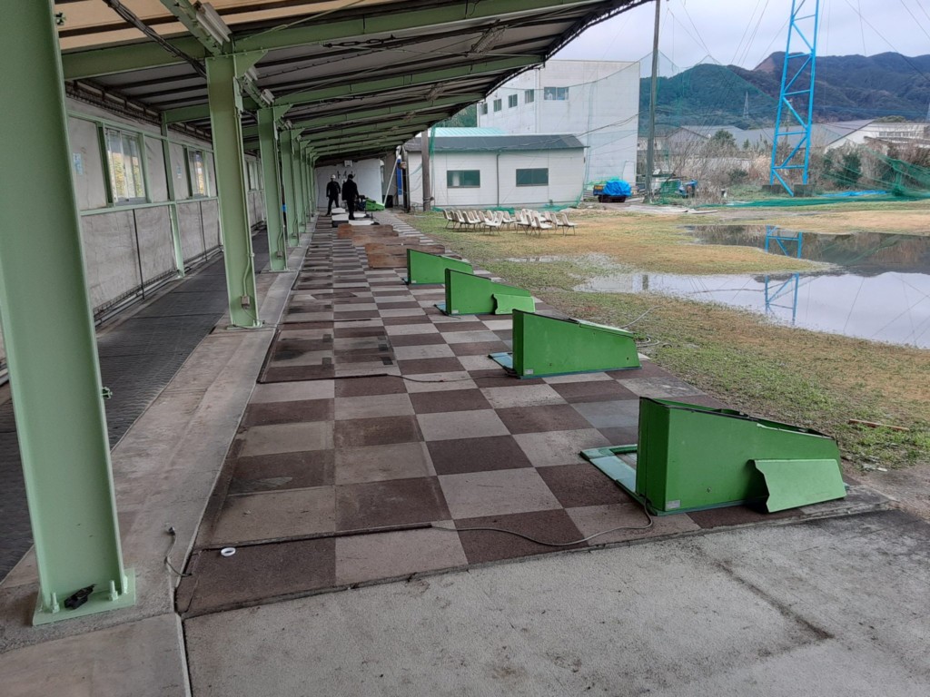 ゴルフ練習場打席改修工事