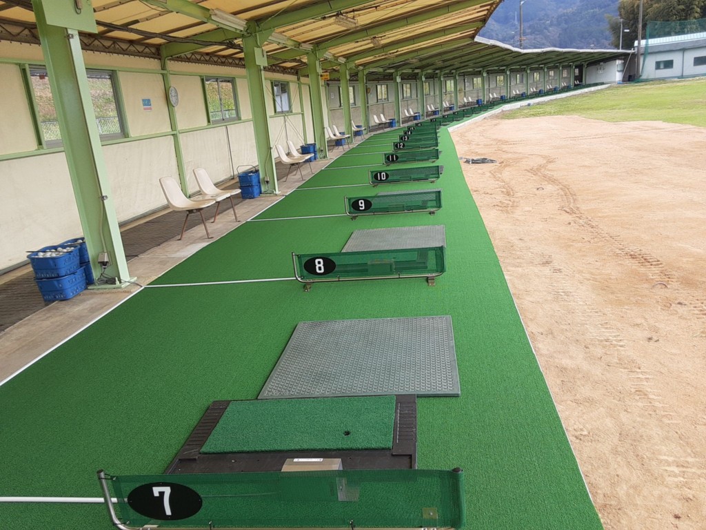 ゴルフ練習場打席改修工事