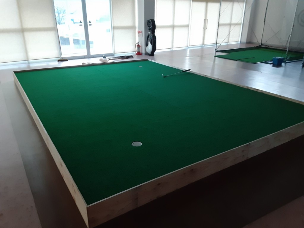 温泉施設内パター場設置工事