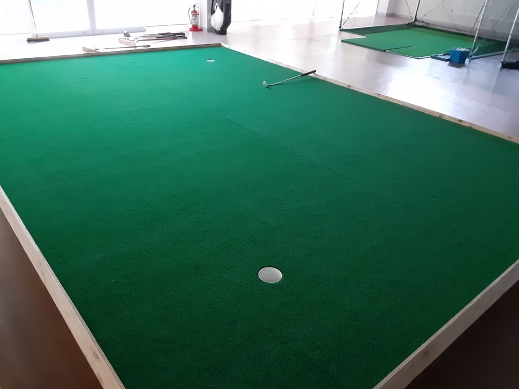 温泉施設内パター場設置工事