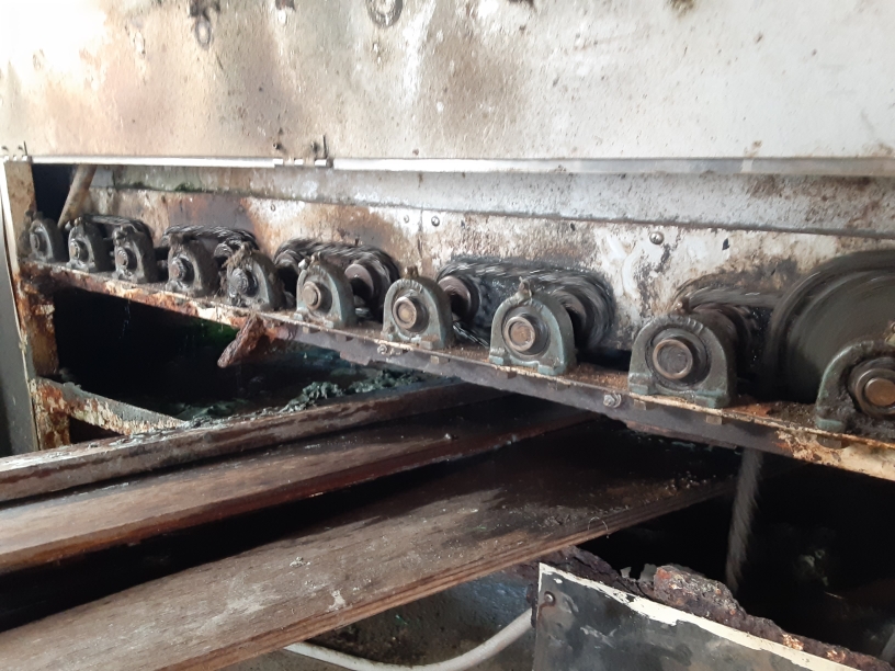 ボール洗浄機ブラシ交換工事