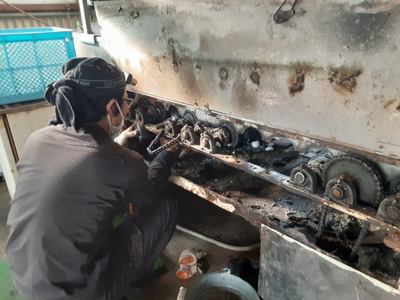 ボール洗浄機ブラシ交換工事