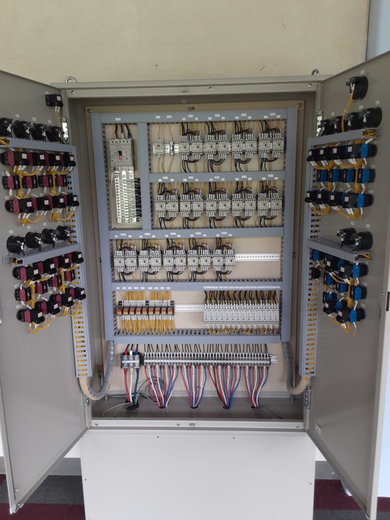 電動ウインチ制御盤交換工事