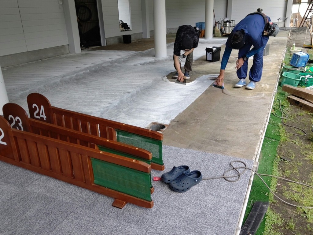 打席タイルカーペット貼替工事