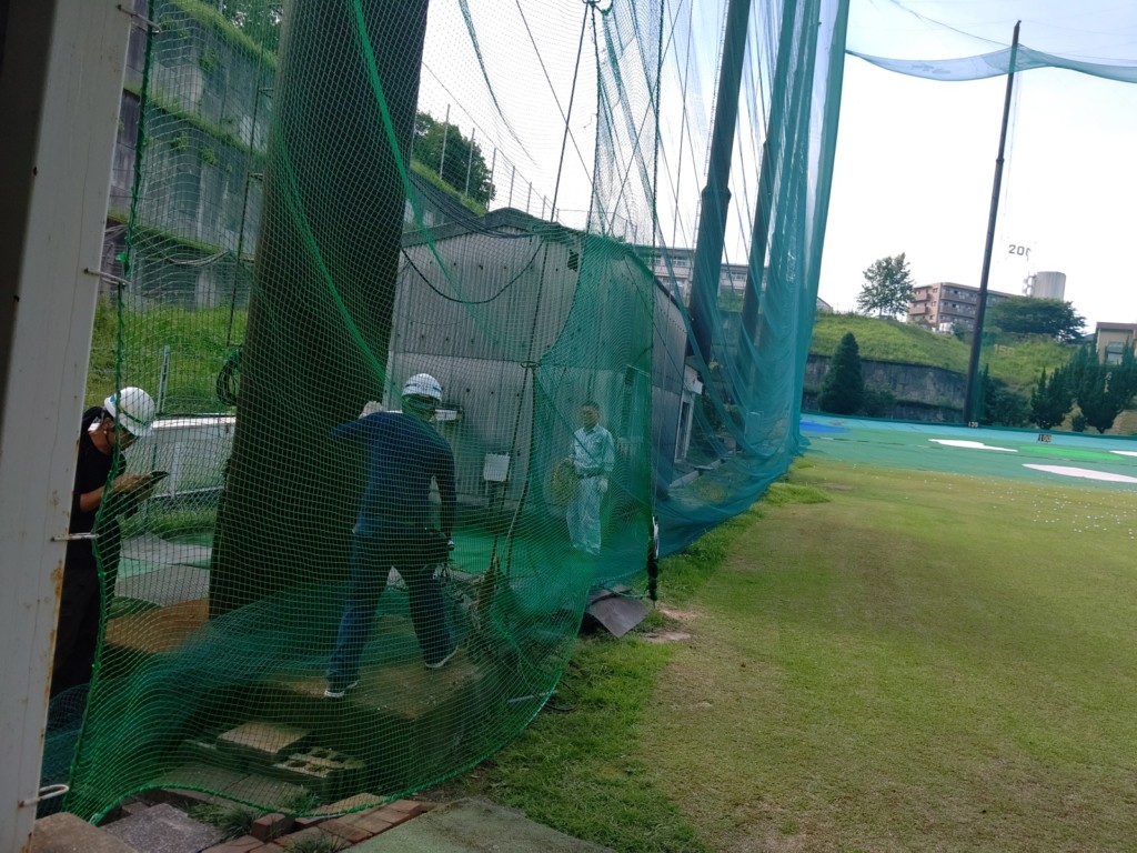 左サイド固定ネット張工事