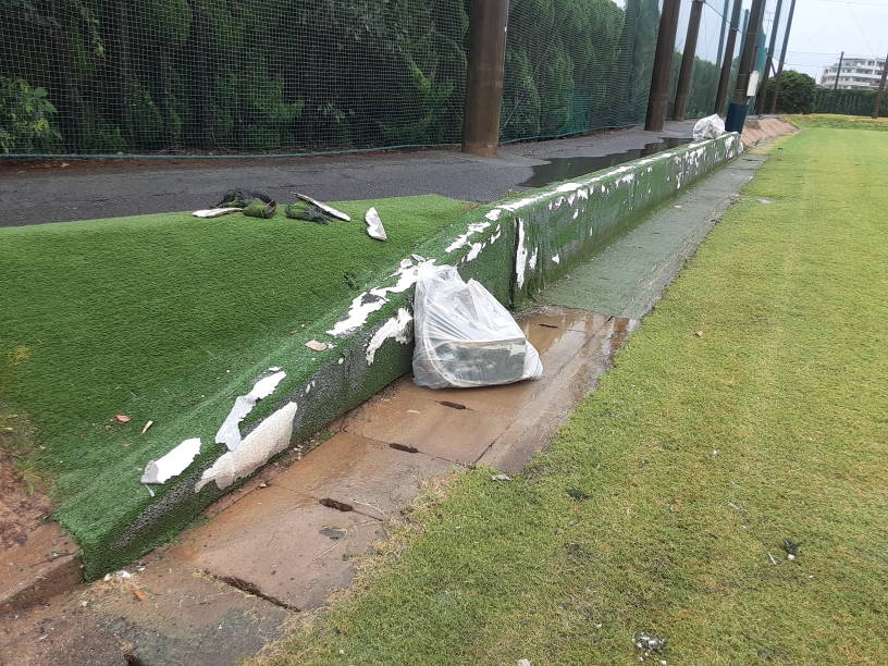 人工芝貼替工事