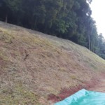 コース内法面UVシート貼り工事