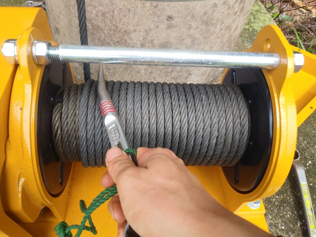 電動ウインチ交換工事