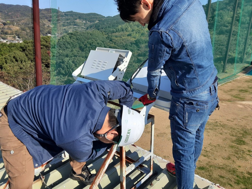 ＬＥＤ投光器交換工事