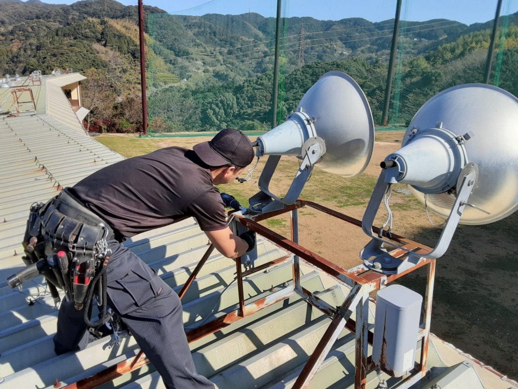 ＬＥＤ投光器交換工事